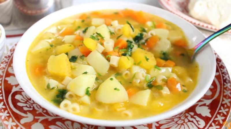 Receita deliciosa  pratica e muito nutritiva de sopa de legumes 