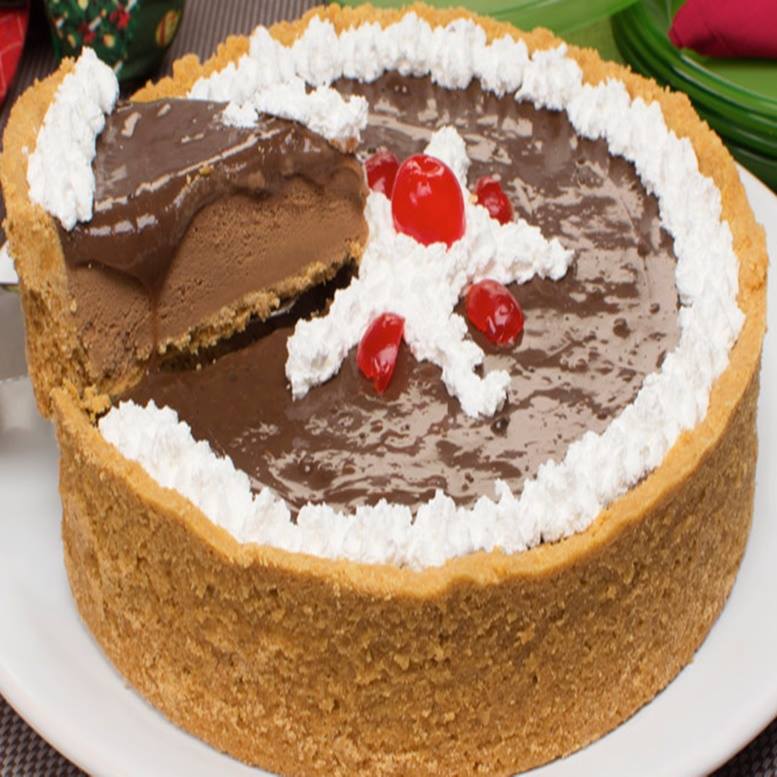 Torta de sorvete de chocolate com brigadeiro de café para os apaixonados por delicias